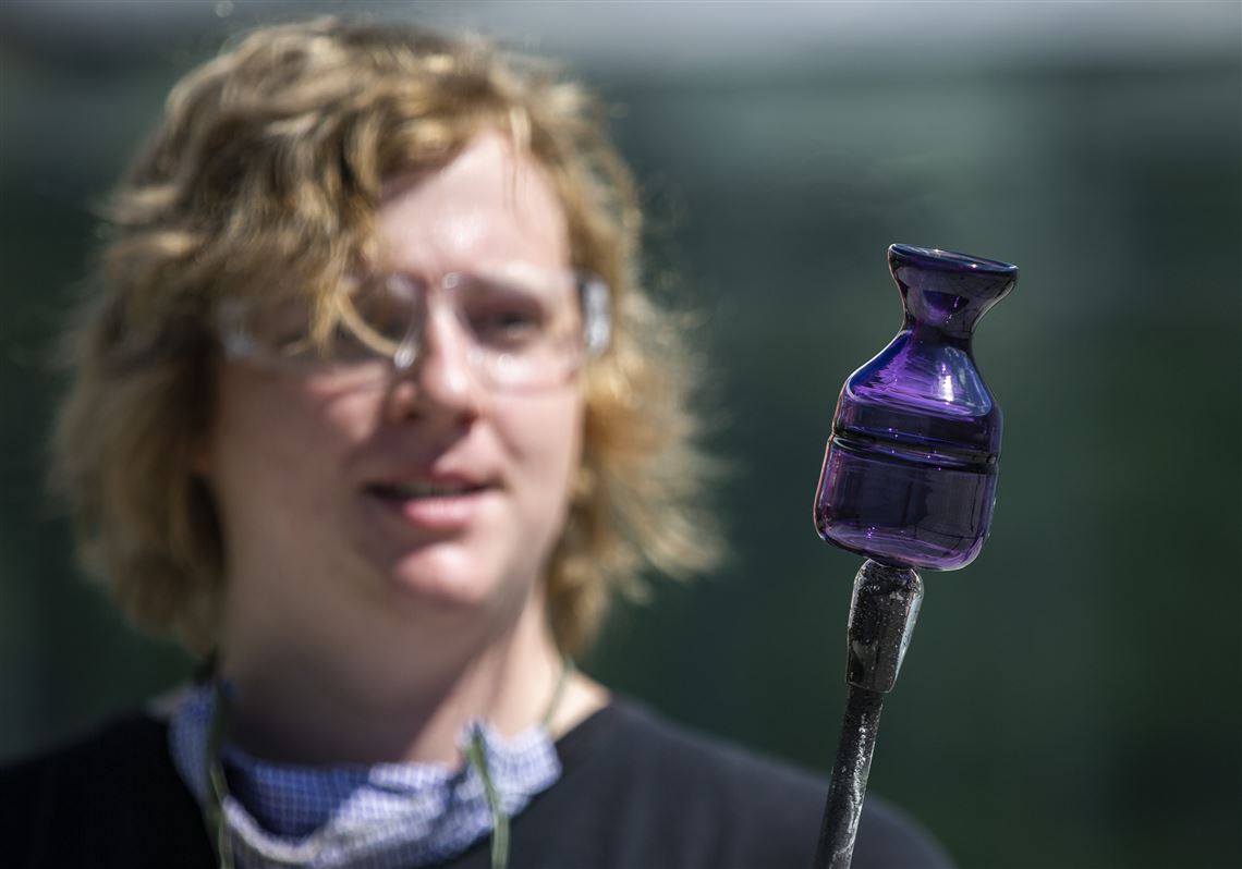 Weekly demonstrations share intricacies of glassblowing | The Blade, image size:1140x798