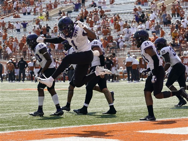 Top 25 Roundup: Goal-line fumble recovery lifts TCU over No. 9 Texas