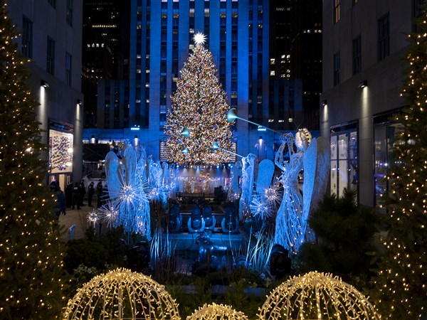 Rockefeller Center Christmas Tree Turns On With Virus Rules The Blade