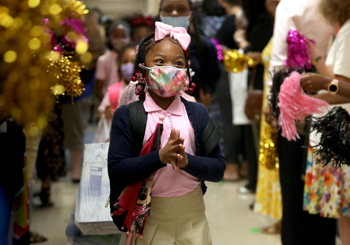 Rain doesnu0027t damper first day of classes for Toledo Public Schools