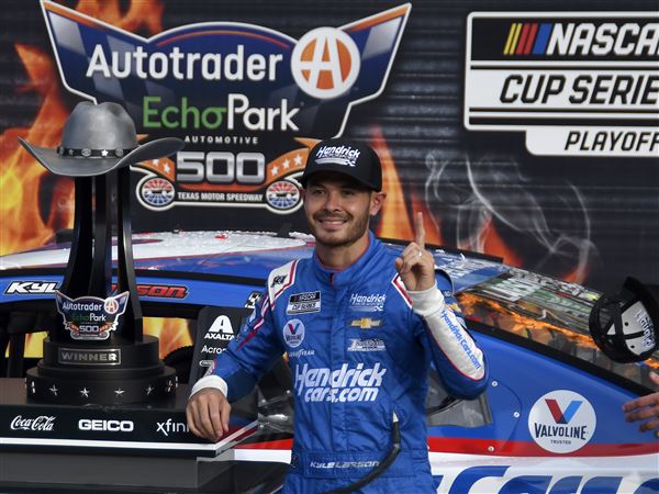 Larson wins at Texas for 1st spot in NASCAR's championship 4