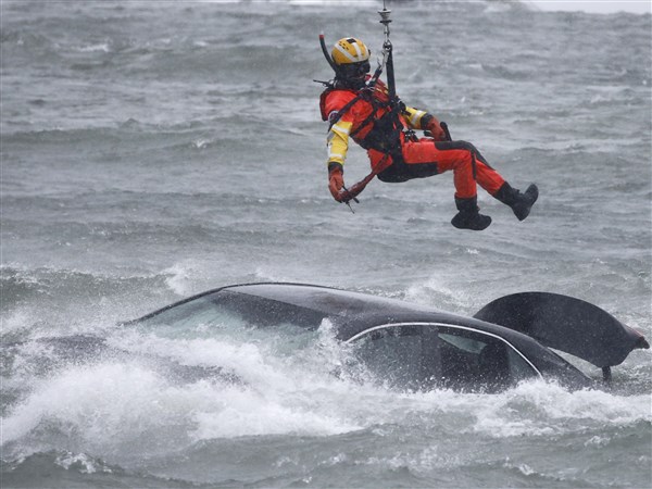 coast-guard-diver-pulls-body-from-car-above-niagara-falls-the-blade