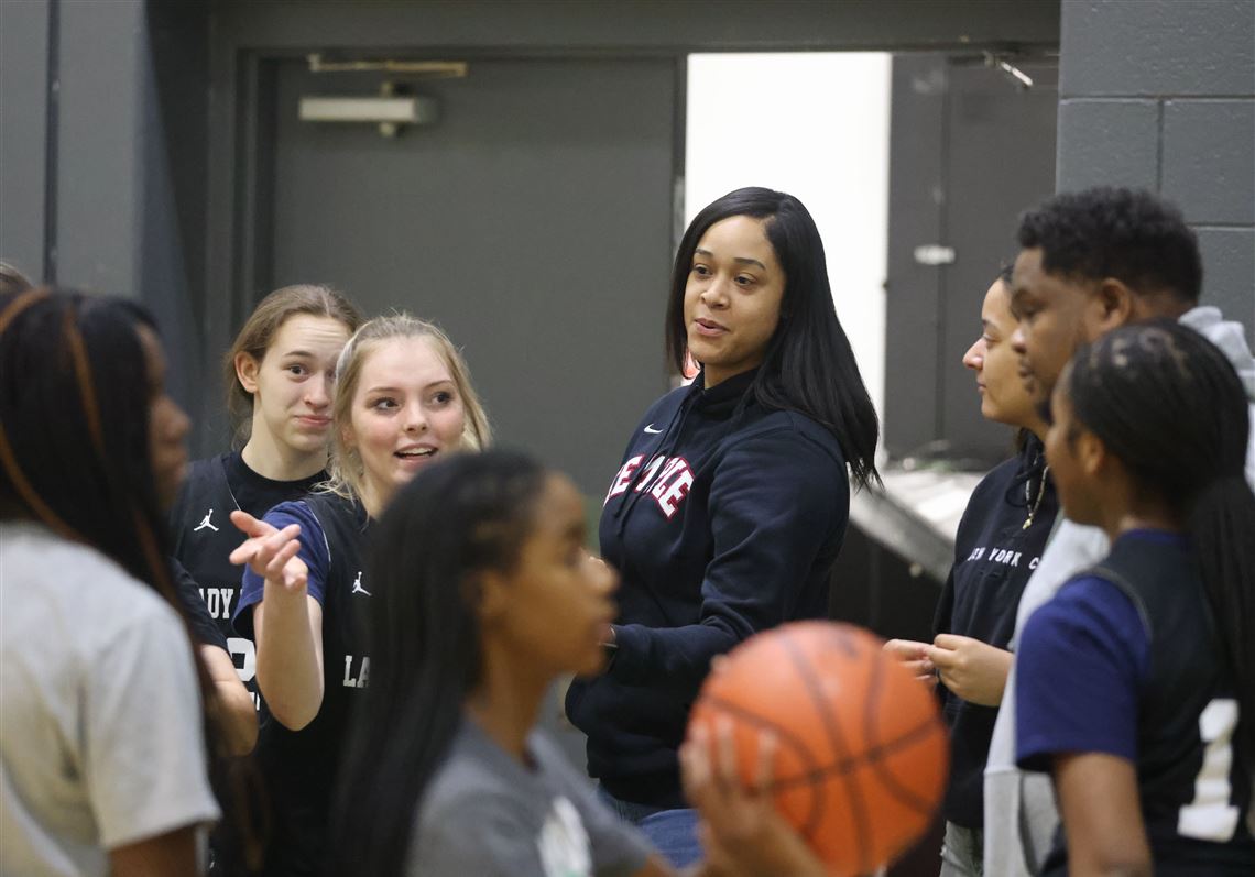 Hairston enjoyed giving back as assistant coach for Emmanuel Christian girls basketball The Blade pic photo