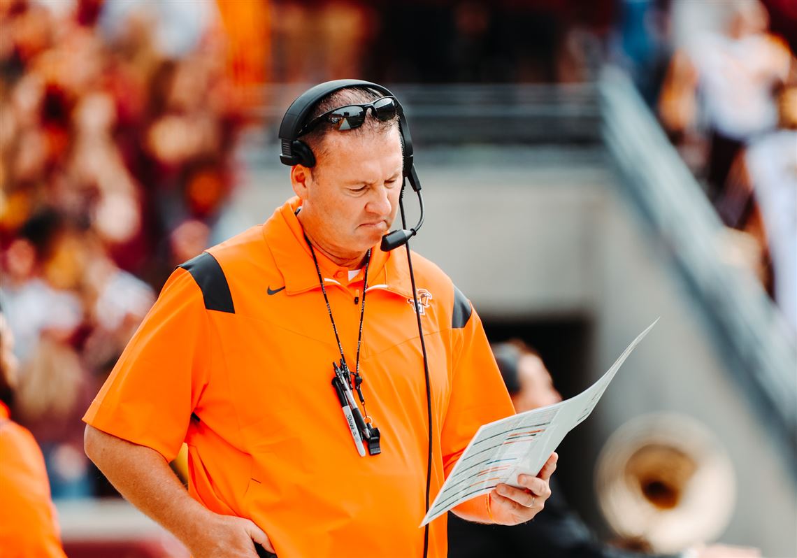 Arriba 72+ imagen bowling green coach Abzlocal.mx