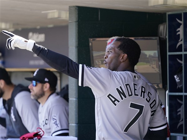 White Sox dealt mixed bag of updates on Tim Anderson, Luis Robert