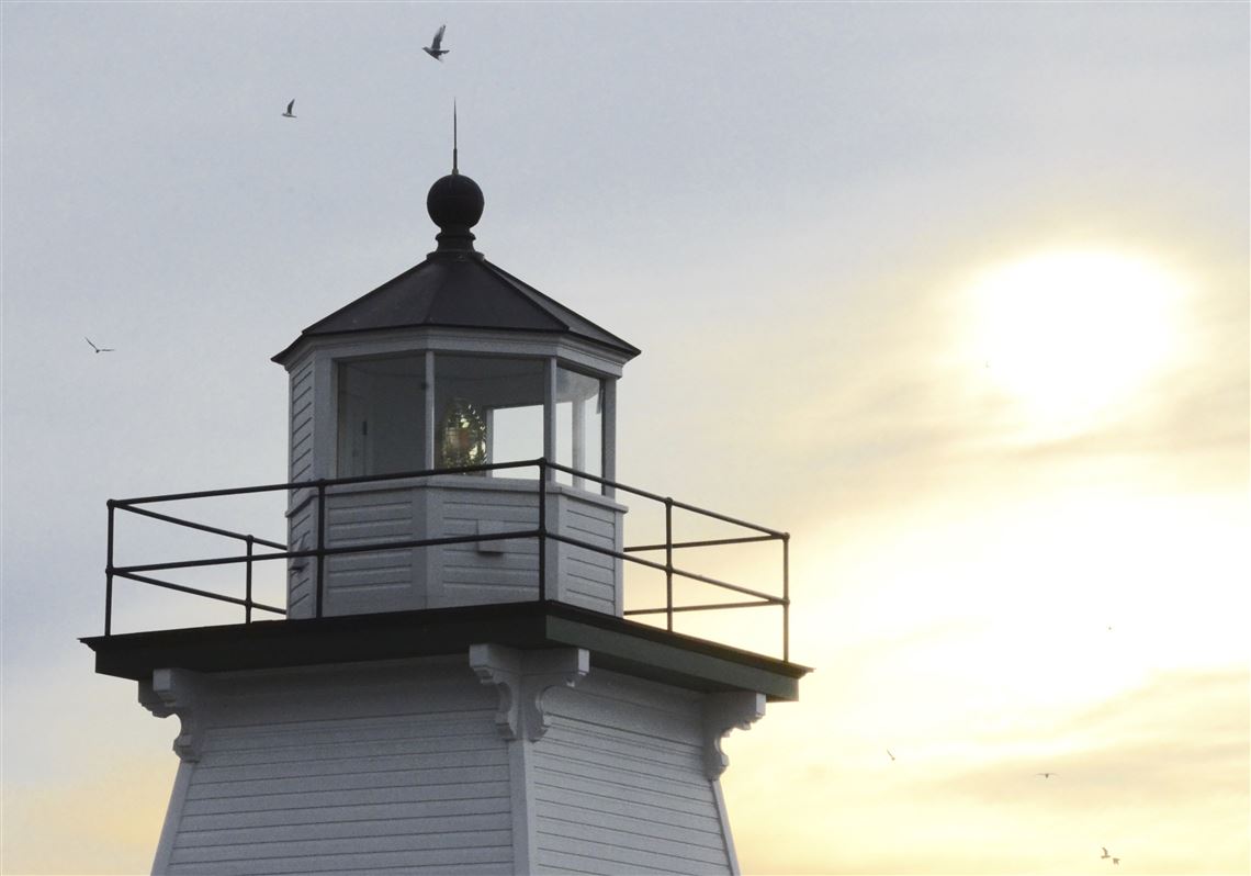 Lighthouses of Lake Erie: Port Clinton is home to the last timber-frame  pier lighthouse on Lake Erie | The Blade