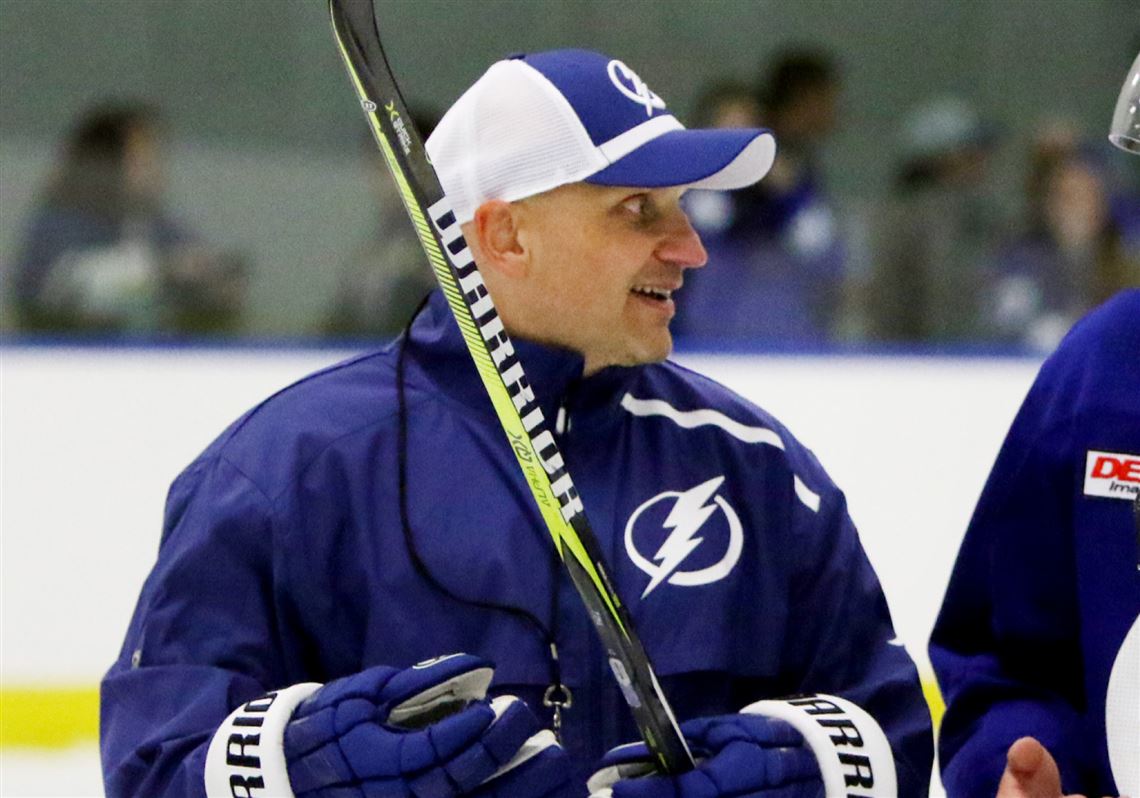 Former Walleye coach Derek Lalonde