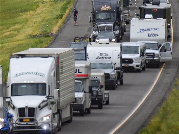 6 people die after storm causes Montana highway pileup | The Blade