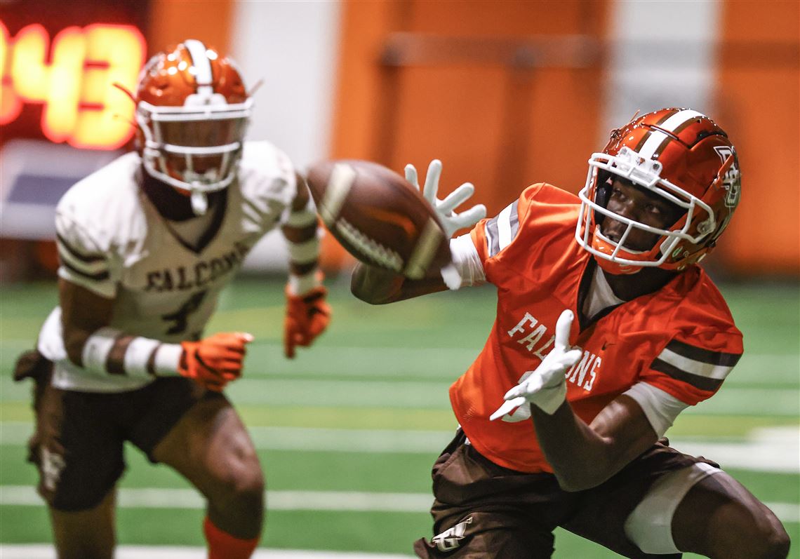 Bowling Green State University wide receiver Odieu Hiliare makes a catch during spring football practice March 23 at the Perry Field House in Bowling Green.