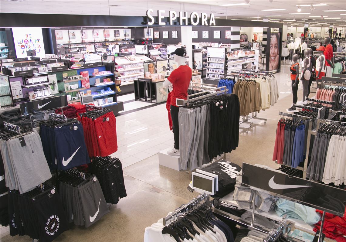 Kohl's Wins While Other Department Stores Struggle: Here's Why