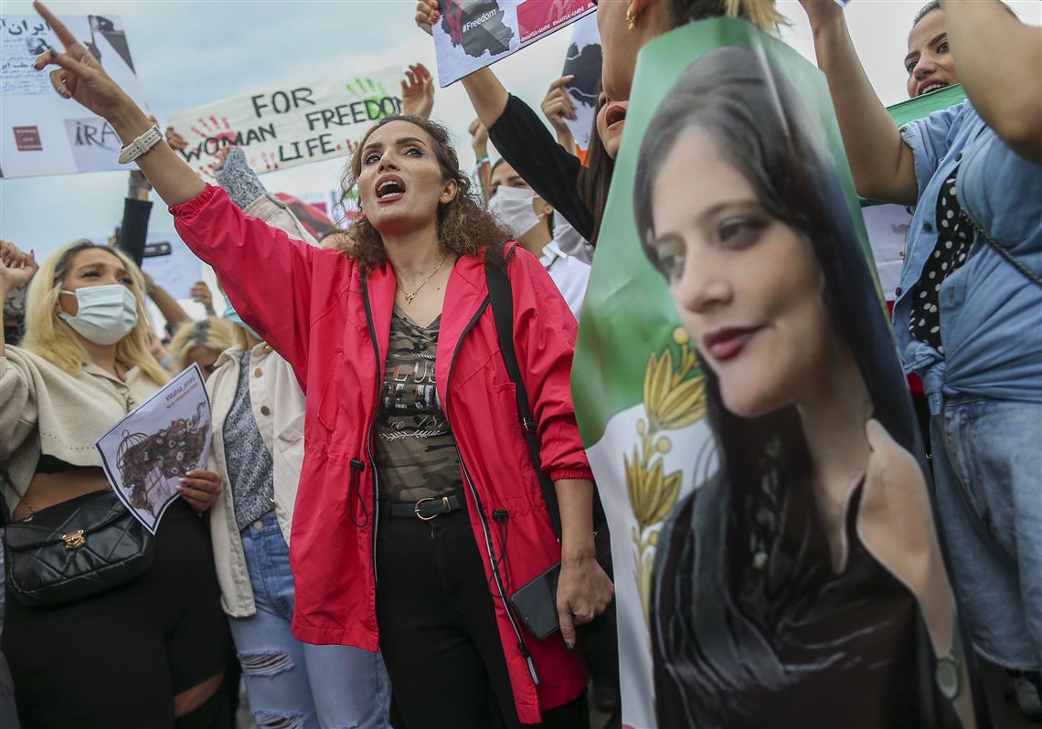 Iran official warns against protests image