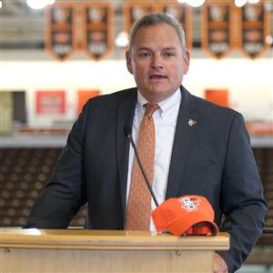 New Bowling Green State University athletic director Derek van der Merwe speaks during a news conference Tuesday, October 25, 2022, at the BGSU Stroh Center. ( BLADE/DAVE ZAPOTOSKY)