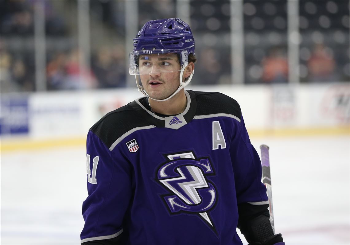 Mitchell Miller signs with Bruins