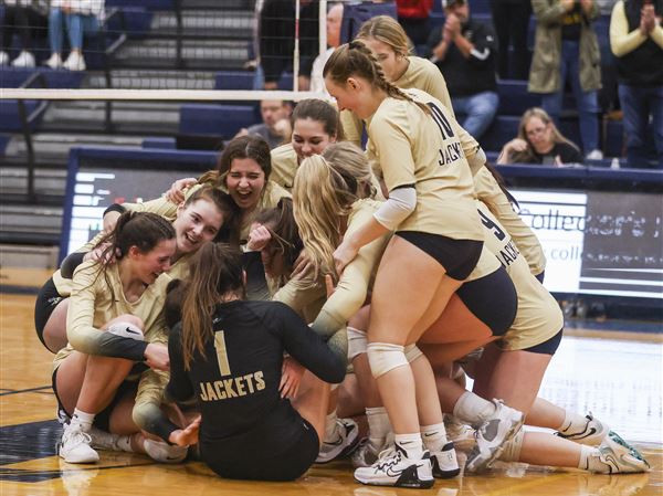 Perrysburg volleyball sweeps to advance to state final four