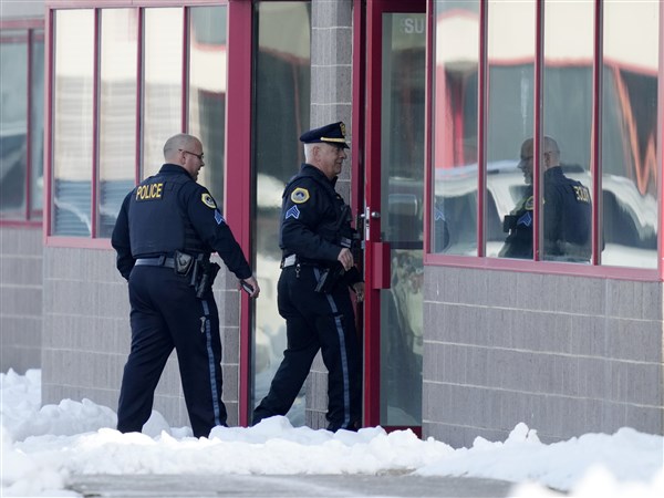 2 students killed, man hurt in Des Moines shooting, police say | The Blade