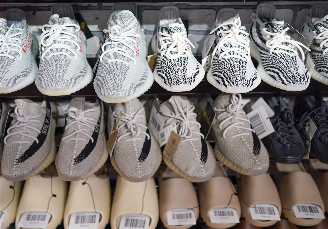 uafhængigt nød Opfylde Yeezy shoes are back on sale — months after Adidas cut ties with Kanye West  | The Blade