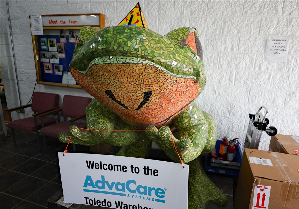 Frog Around Town: Mosaic-tiled Bjorn Innapond lands 'inna