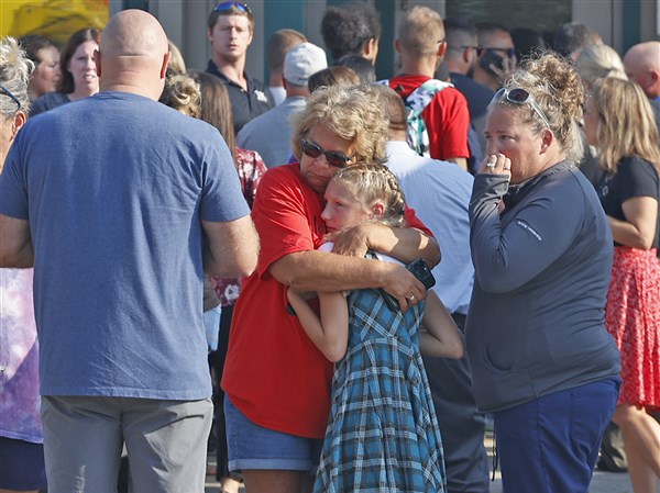 Ohio school bus crash leaves 1 student dead, 23 injured | The Blade