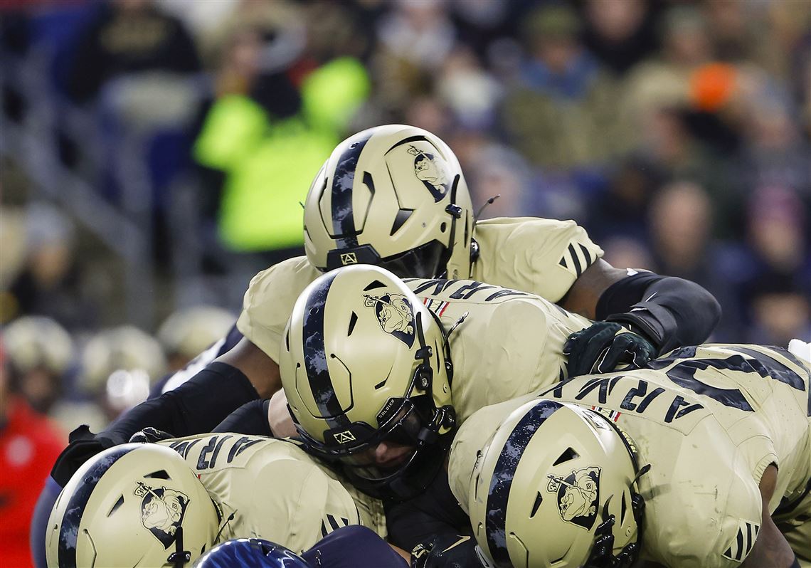 Army beats Navy 17-11 with goal-line stand in final seconds | The Blade