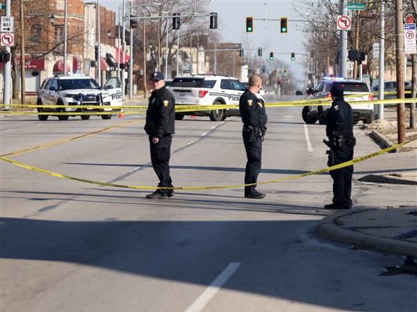 Teen among 2 killed in separate Toledo shootings | The Blade