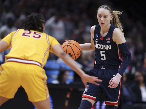 Bueckers lifts UConn back to Final Four with 80-73 win over USC