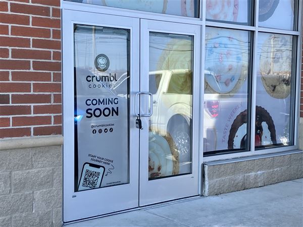 Perrysburg couple to open new Crumbl Cookies location