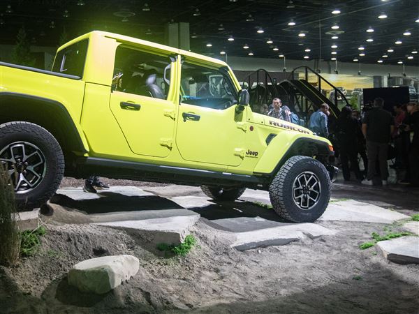 Improved Q1 sales of Toledo-built Jeep Wrangler, Gladiator can’t stop 10% Stellantis slide