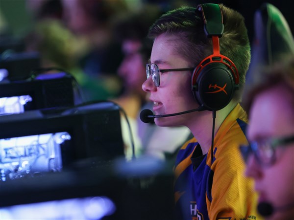 Schools compete in virtual battle | The Blade
