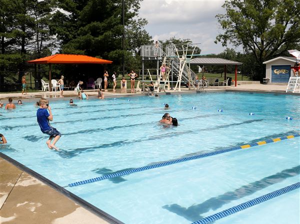 Bowling Green city pool passes on sale at discount