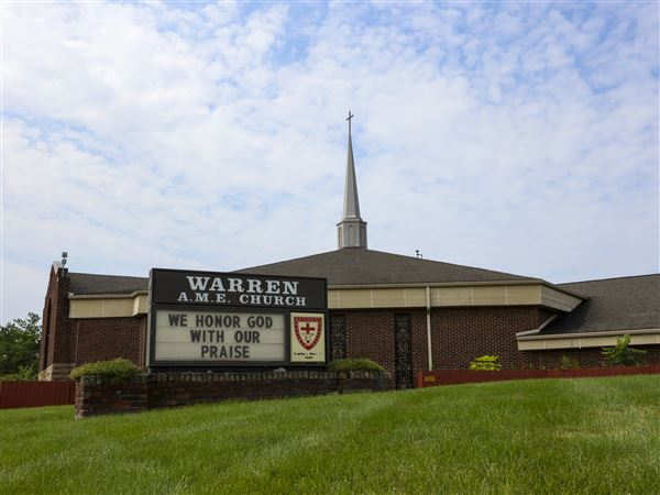 Giveaways, community resources at Warren AME Church