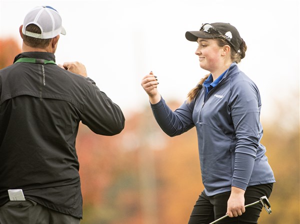 St. Ursula rolls to Division I girls golf district title | The Blade