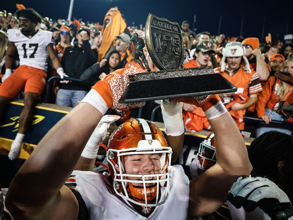 BGSU football claims Battle of I-75 trophy with solid win over