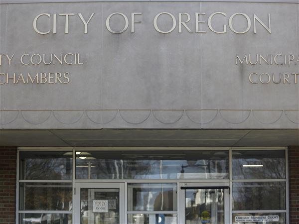 Oregon council’s vote kept data-center project alive, law director says