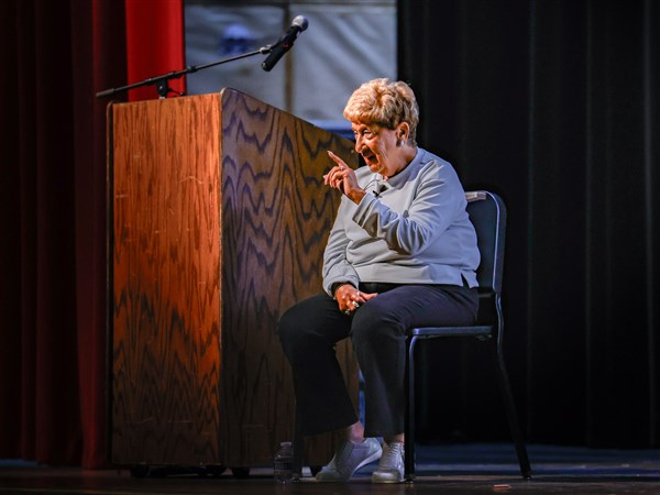 Holocaust survivor urges students to combat hate and 'lead with love ...