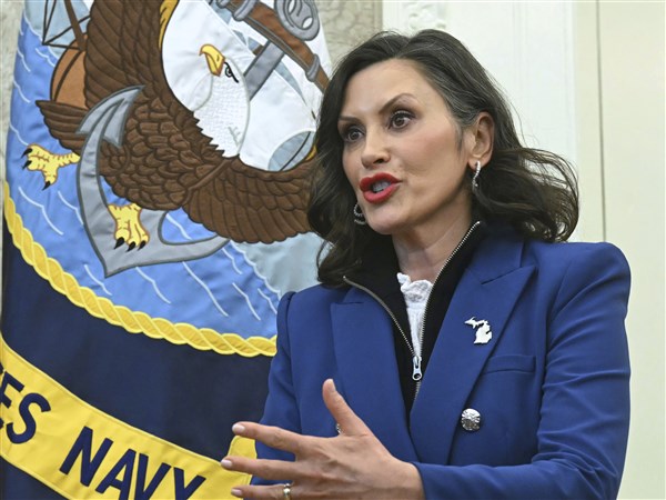 Trump offers rare praise for Michigan Gov. Whitmer as she appears with ...