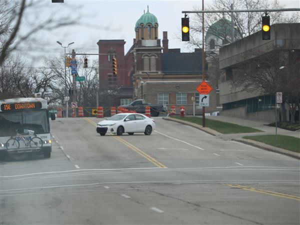 Road Warrior: Drivers U-turn on Superior due to sign shortage; plan ahead for flights from Metro