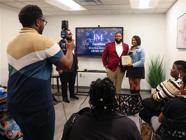 Joan Marie Wealth and Wellness Center workshop participants graduate