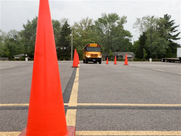 TPS bus driver recruiting event puts applicants behind the wheel
