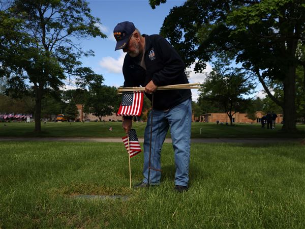 Veterans, community residents prepared cemeteries ahead of Memorial Day