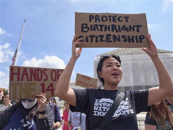 Trump asks Supreme Court to uphold restrictions on birthright citizenship