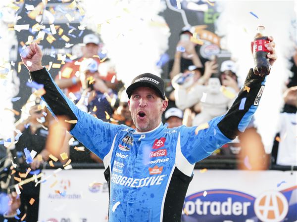 Denny Hamlin se je povzpel na seznam zmag v karieri NASCAR