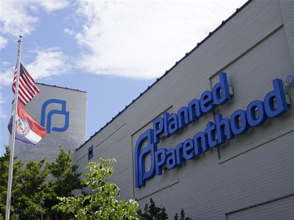 Judge blocks Trump administration's efforts to defund Planned Parenthood