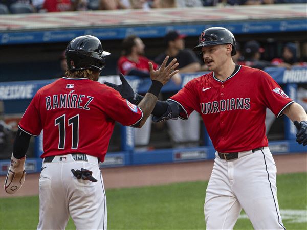 Kyle Manzardo z dvema homerjema popeljal Guardianse do zmage nad Rockiesi