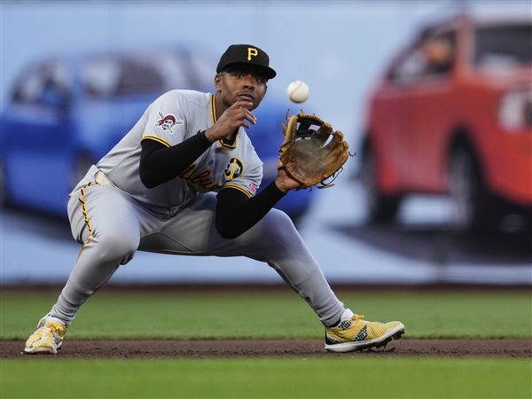 Reds trade with Pirates for third baseman Hayes