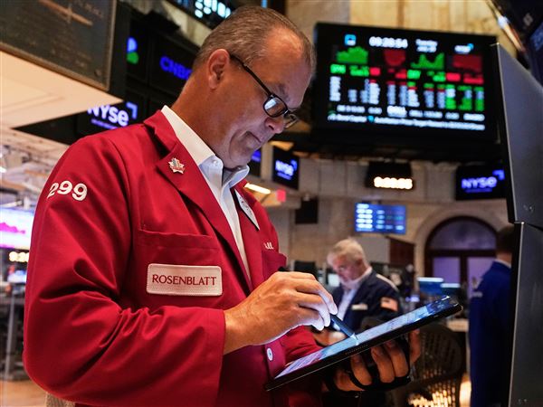 U.S. stocks rally to records on hopes for cuts to interest rates