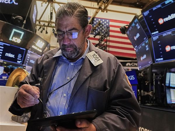 Most U.S. stocks fall after a disappointing inflation update, but Big Tech keeps Wall Street steady