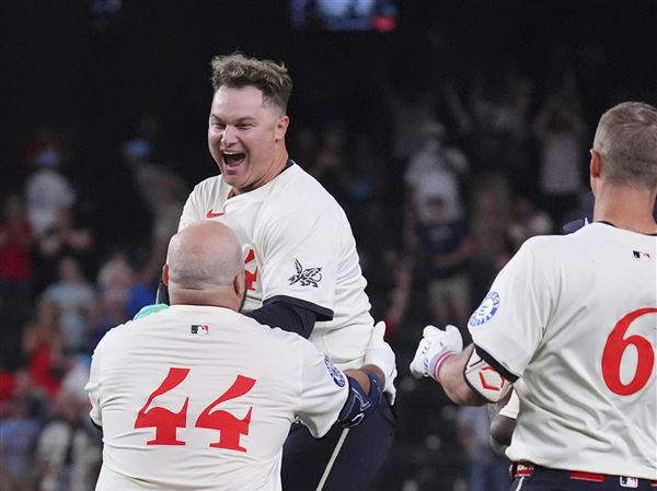 Pederson hits walk-off in 4-3 Rangers win over Guardians