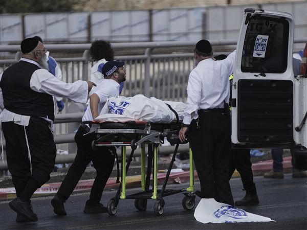Palestinian gunmen open fire at Jerusalem bus stop, killing 6, Israeli officials say
