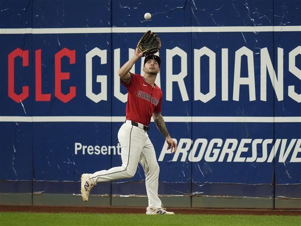 Novinec C.J. Kayfus z domačo runom v osmi izmeni popeljal Cleveland Guardians do zmage nad Kansas City Royals s 3 proti 2