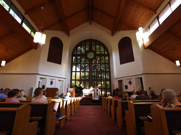 St. Matthew's Anglican Church meets for service at Toledo First Seventh-Day Adventist Church on Sept. 28.